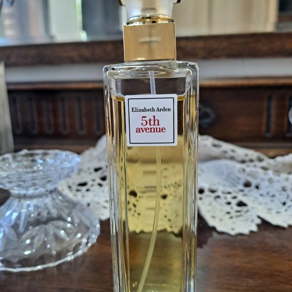 Elizabeth Arden Fragrance - Picture 2 of 2